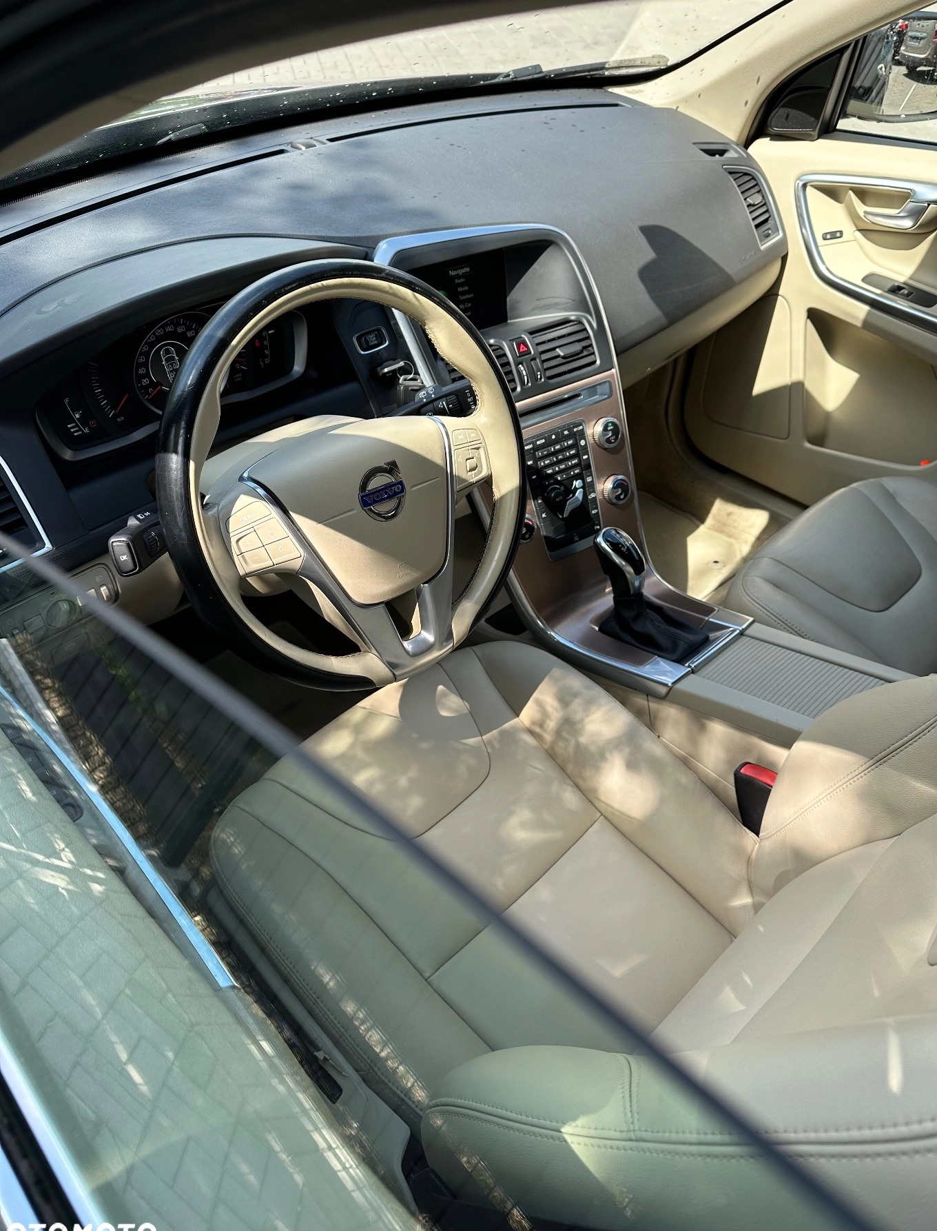 Volvo XC 60 cena 64990 przebieg: 240994, rok produkcji 2015 z Skalbmierz małe 352